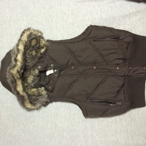 Brown faux fur winter vest - Picture 1 of 3